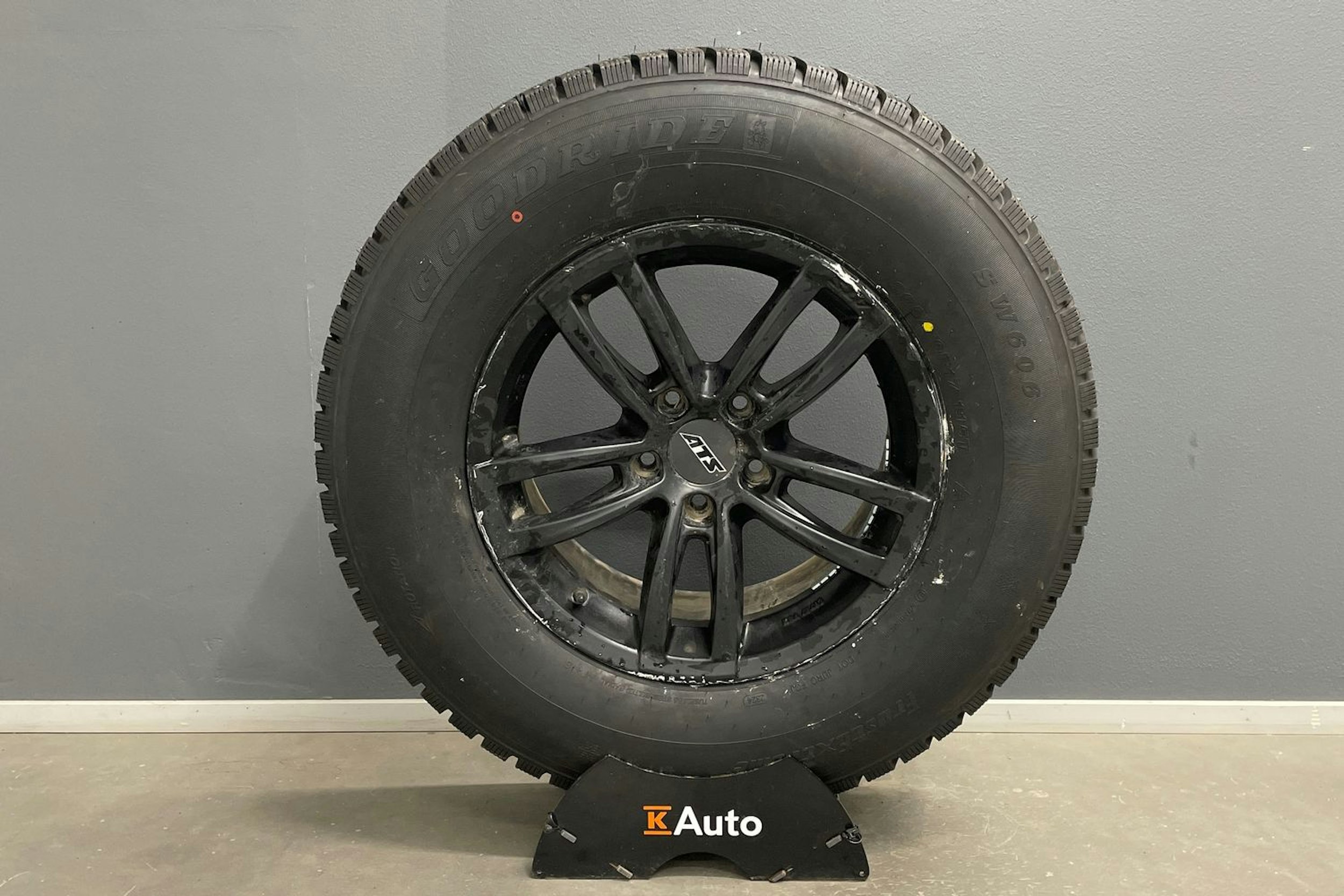 valkoinen Volkswagen Amarok 2012 kuva 25.