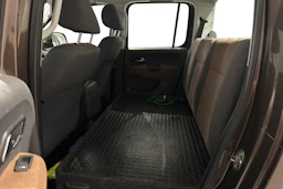 ruskea (beige) Volkswagen Amarok 2012 kuva 8.