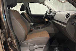 ruskea (beige) Volkswagen Amarok 2012 kuva 13.