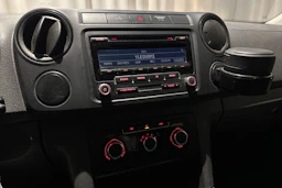 ruskea (beige) Volkswagen Amarok 2012 kuva 15.