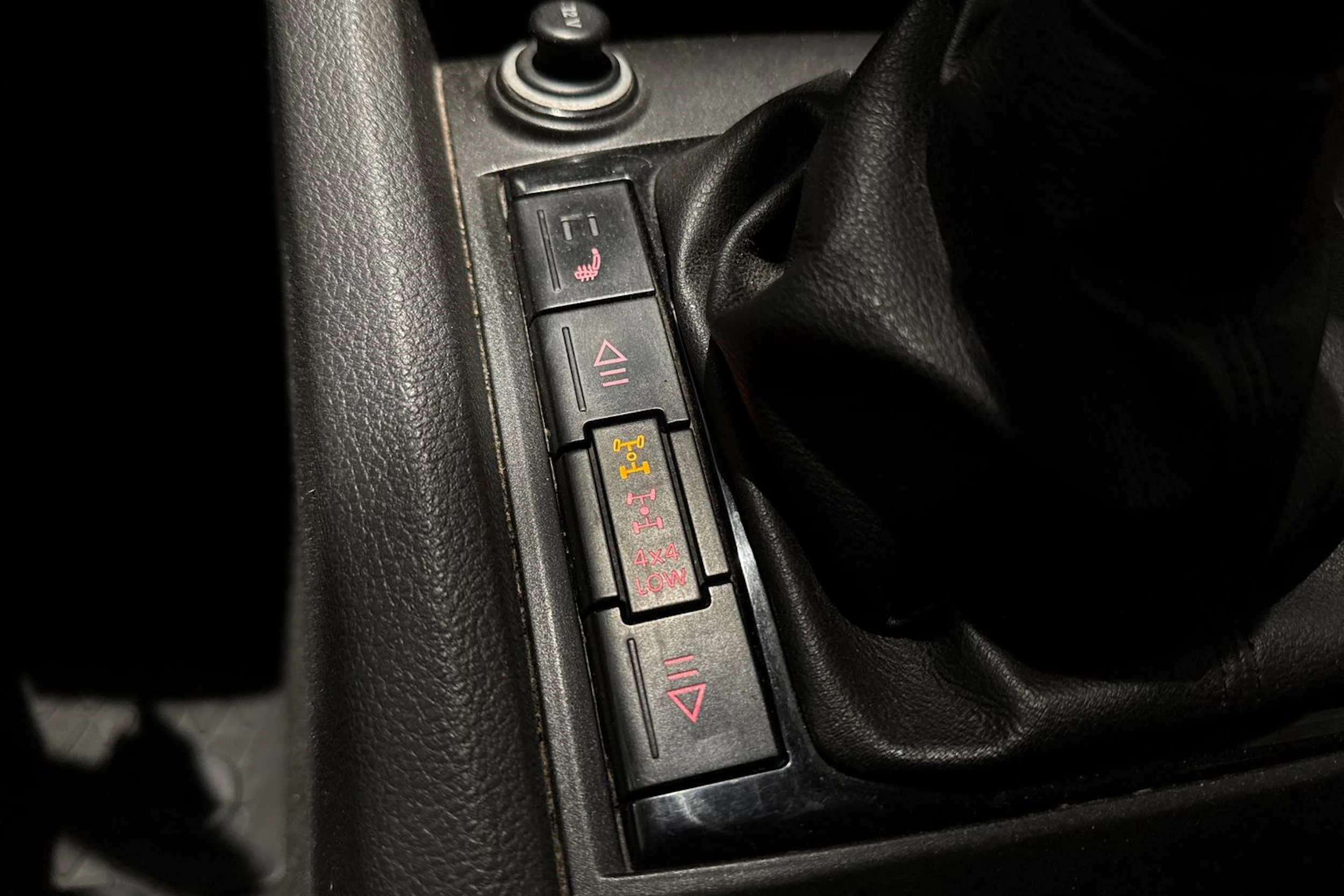 ruskea (beige) Volkswagen Amarok 2012 kuva 17.