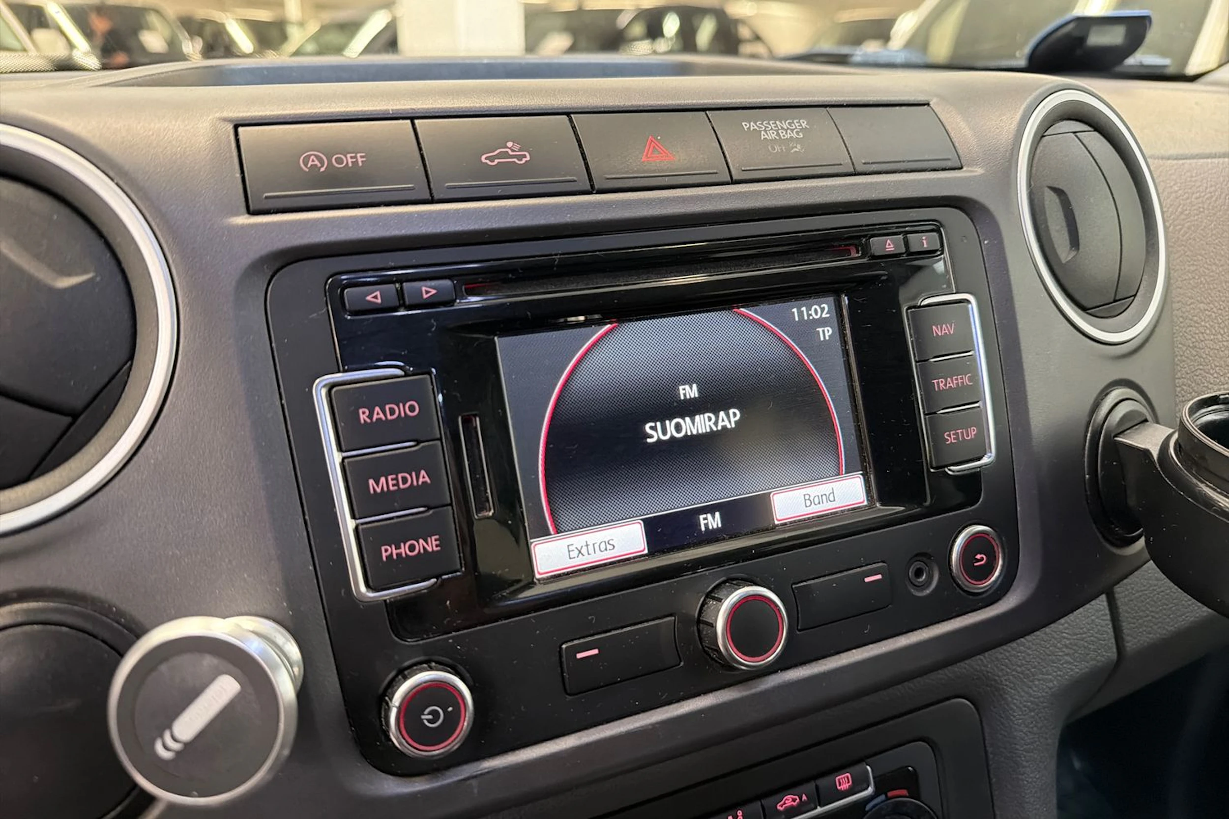 valkoinen Volkswagen Amarok 2012 kuva 15.