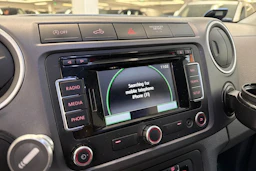valkoinen Volkswagen Amarok 2012 kuva 17.