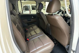 valkoinen Volkswagen Amarok 2012 kuva 23.