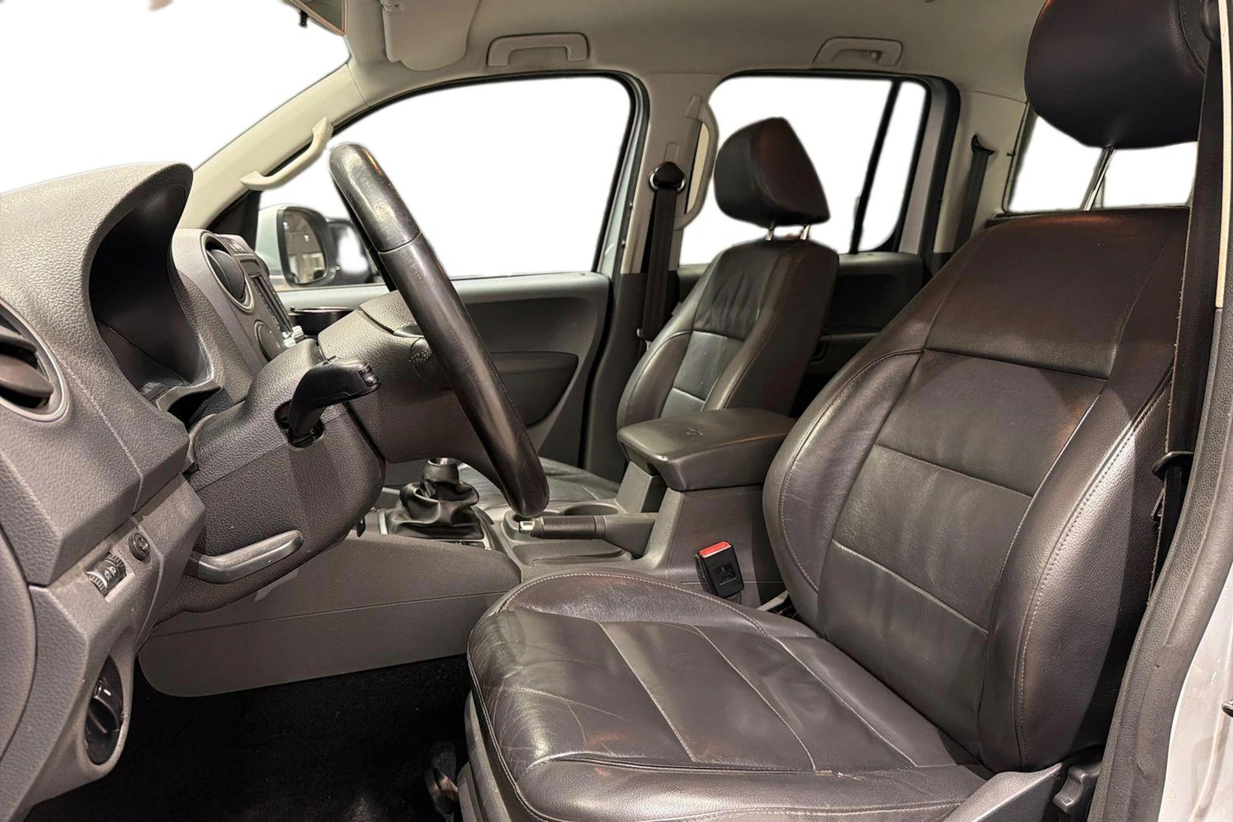 harmaa Volkswagen Amarok 2012 kuva 11.
