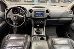harmaa Volkswagen Amarok 2012 kuva 13.