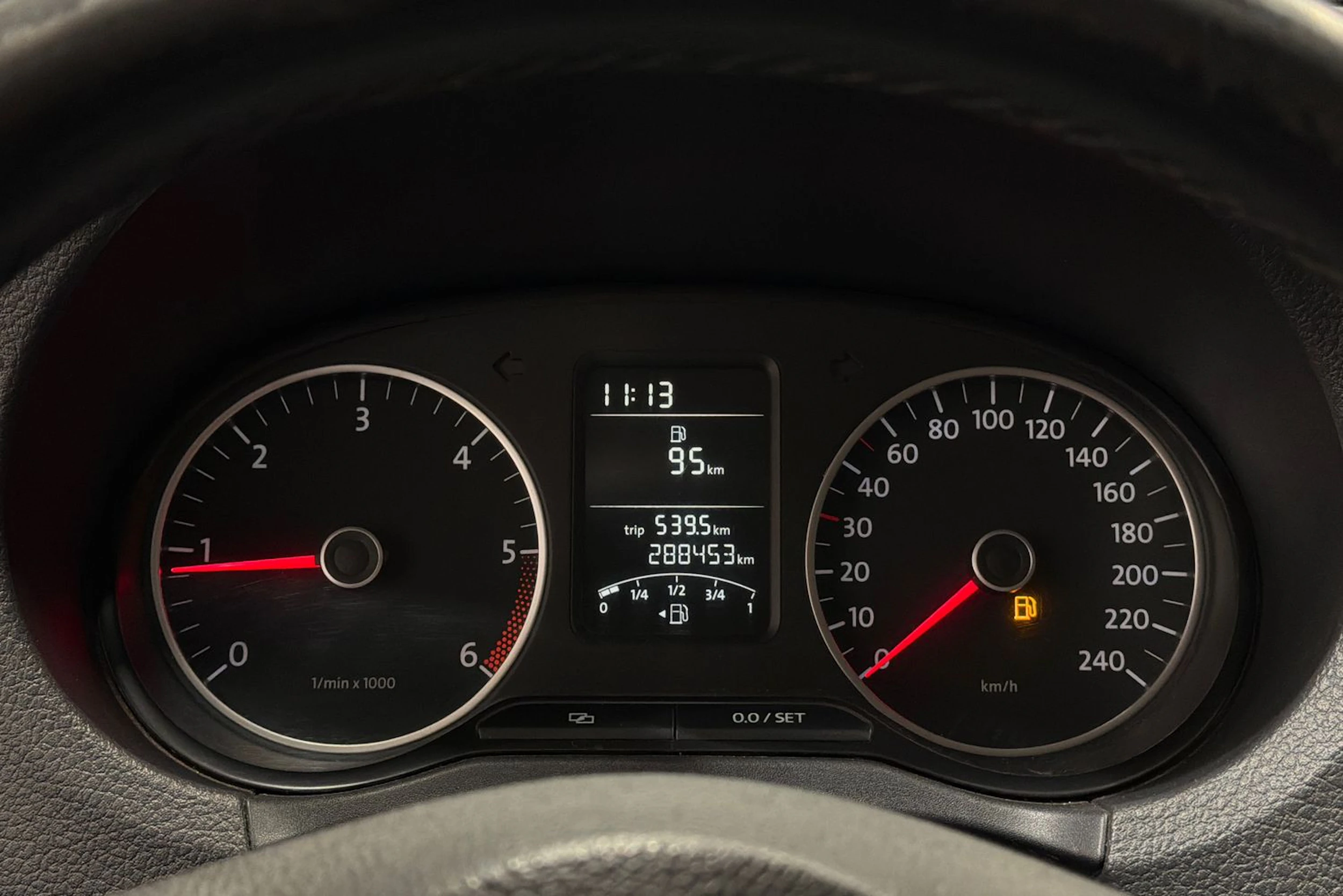 harmaa Volkswagen Amarok 2012 kuva 16.