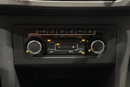 harmaa Volkswagen Amarok 2012 kuva 19.
