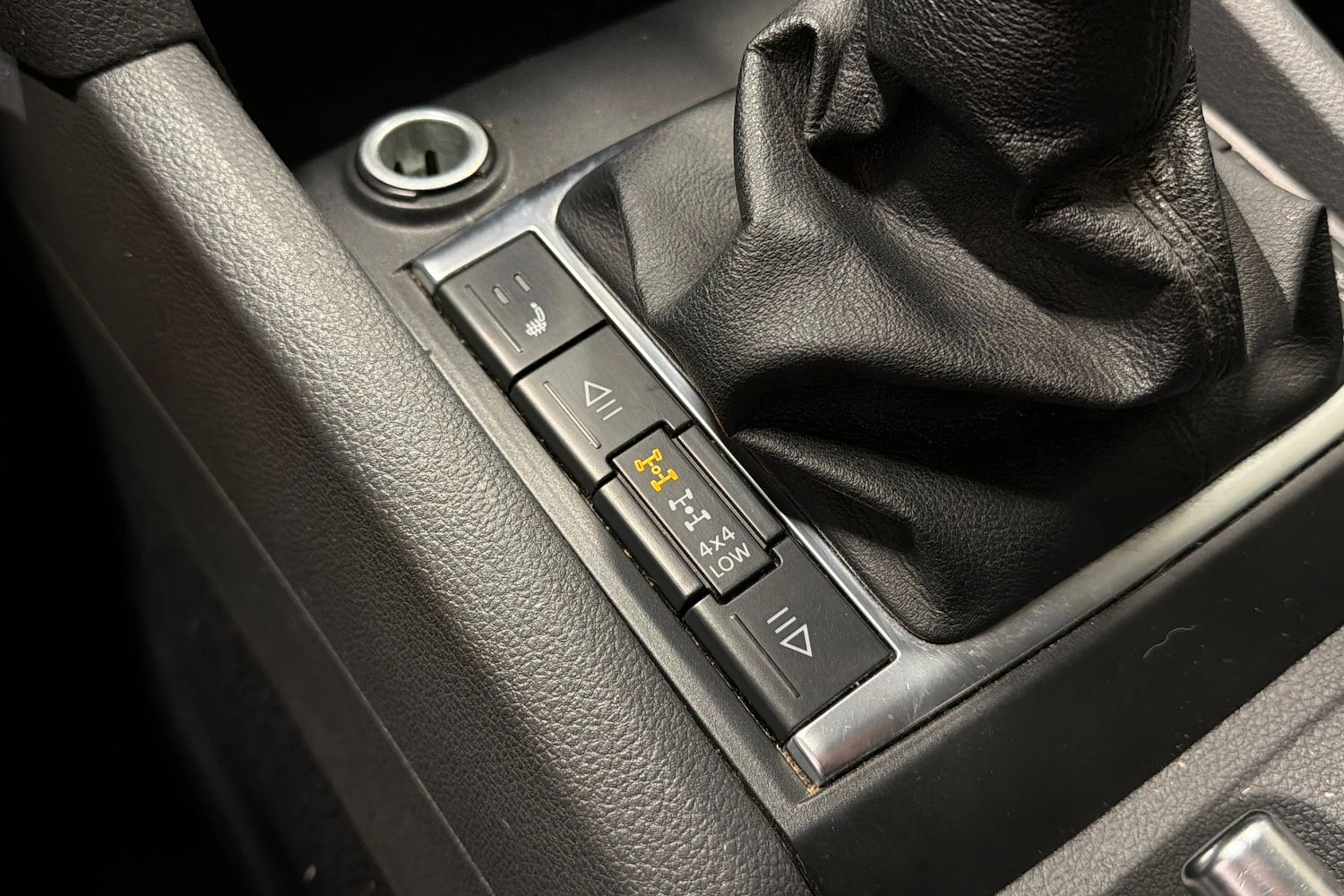 harmaa Volkswagen Amarok 2012 kuva 20.