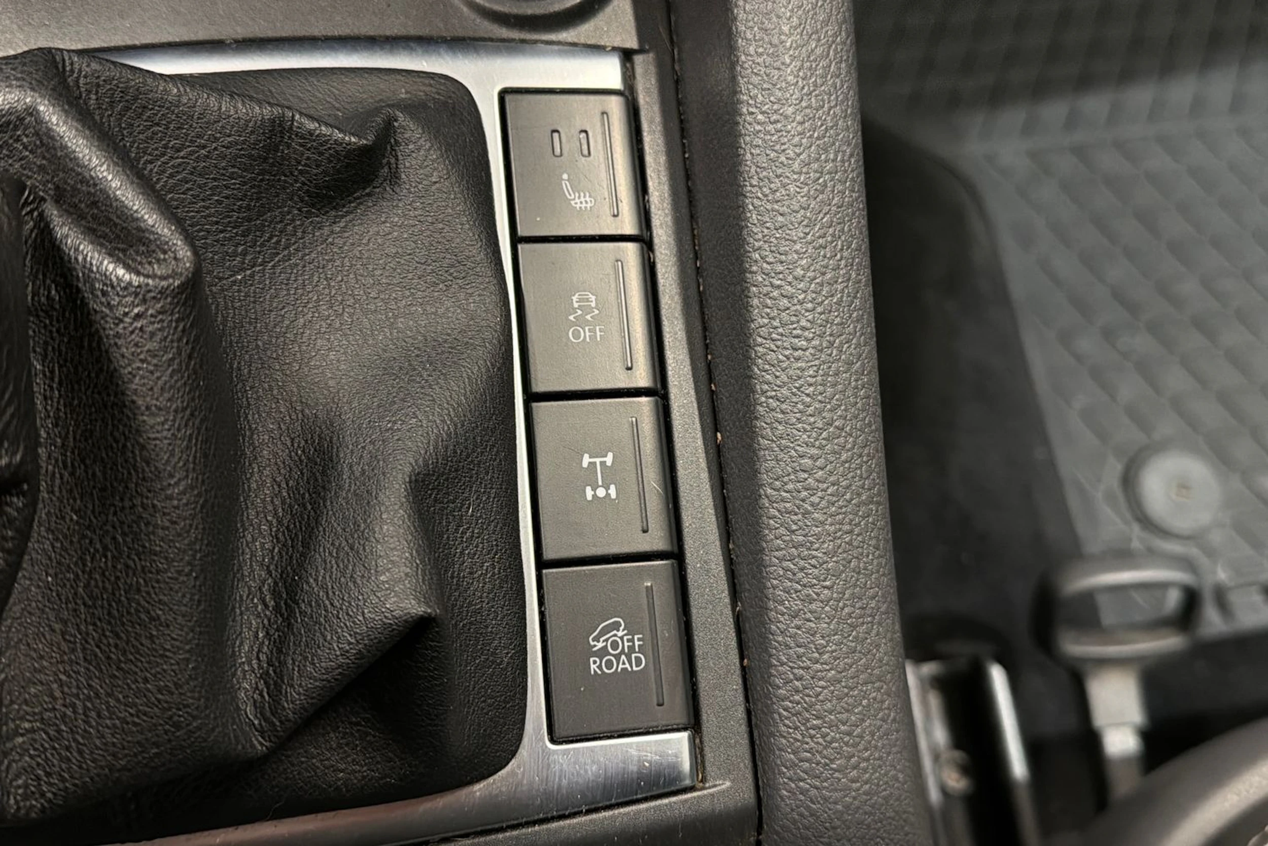 harmaa Volkswagen Amarok 2012 kuva 21.