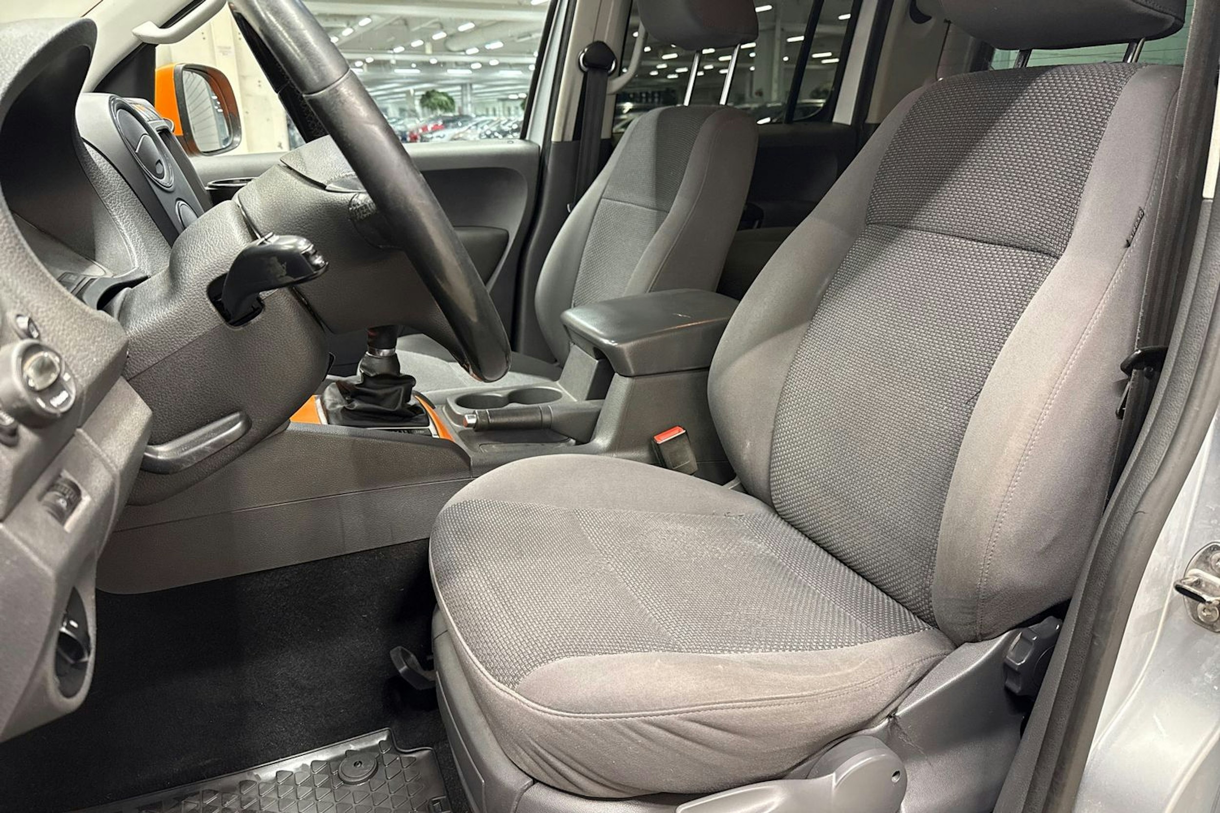 hopea Volkswagen Amarok 2012 kuva 17.