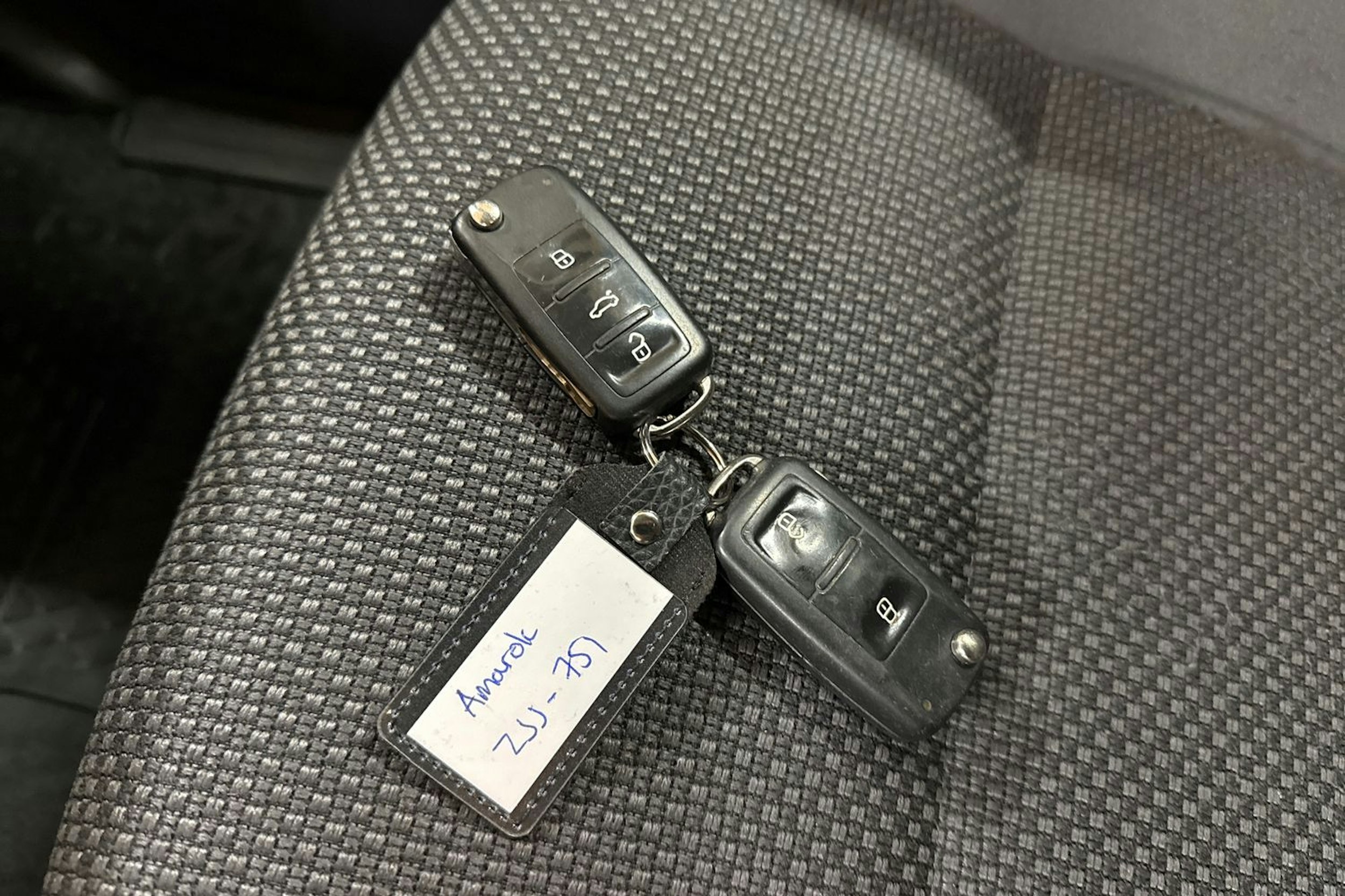 hopea Volkswagen Amarok 2012 kuva 25.