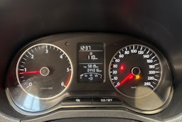 ruskea (beige) Volkswagen Amarok 2012 kuva 13.