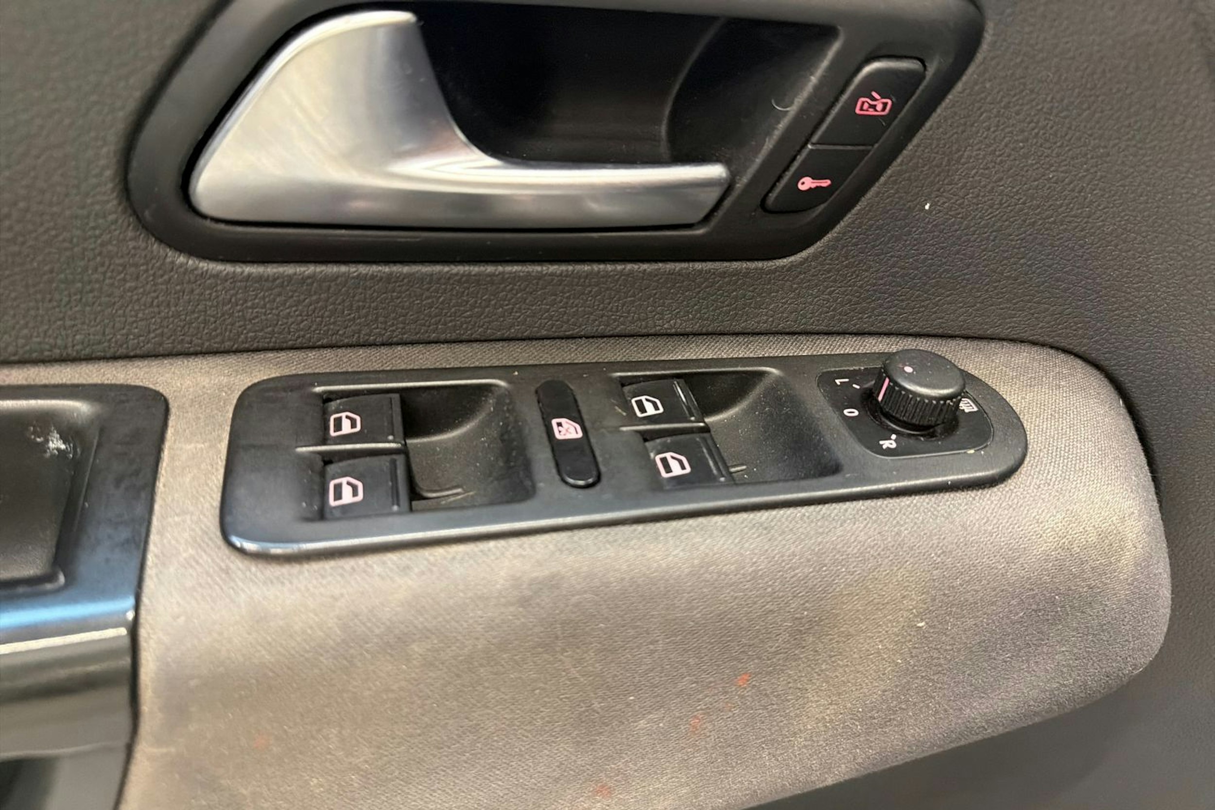 ruskea (beige) Volkswagen Amarok 2012 kuva 20.