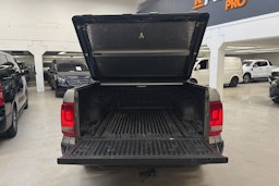 ruskea (beige) Volkswagen Amarok 2012 kuva 22.