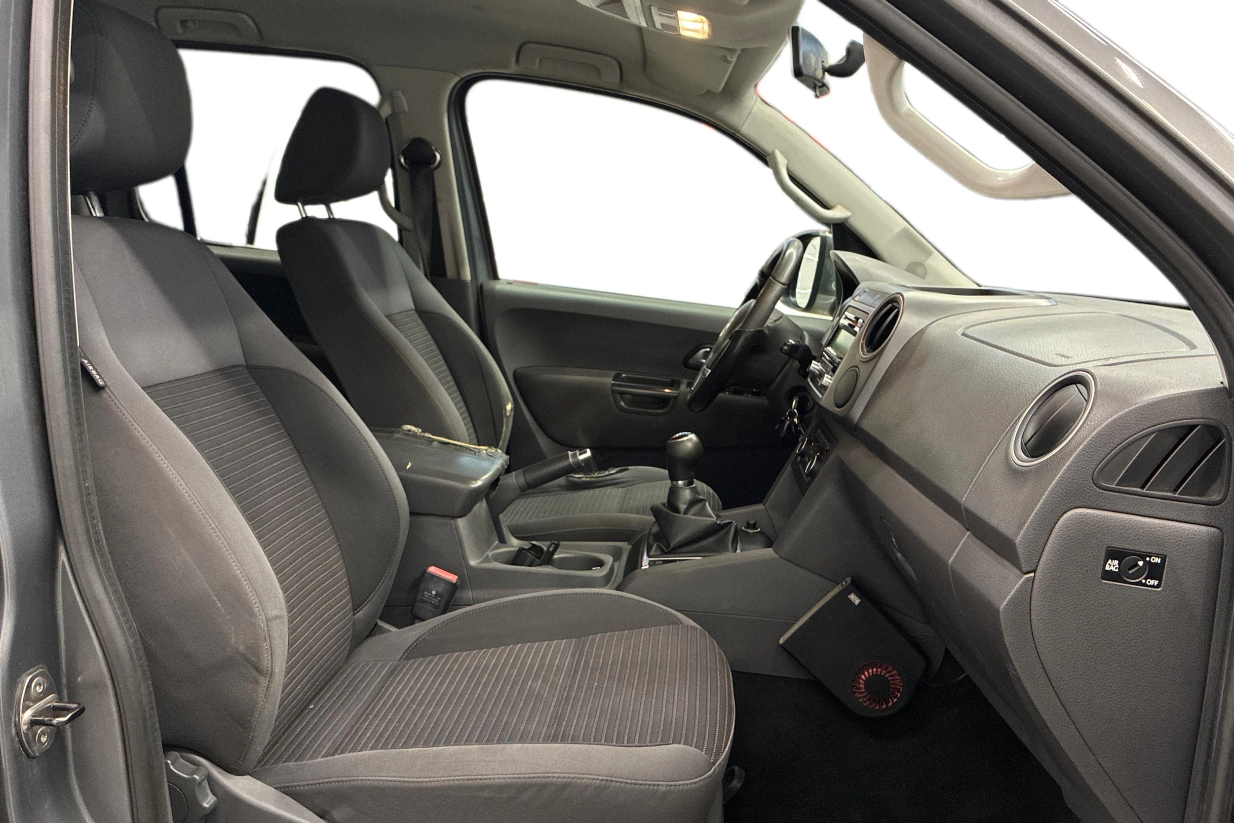 met. harmaa Volkswagen Amarok 2013 kuva 8.