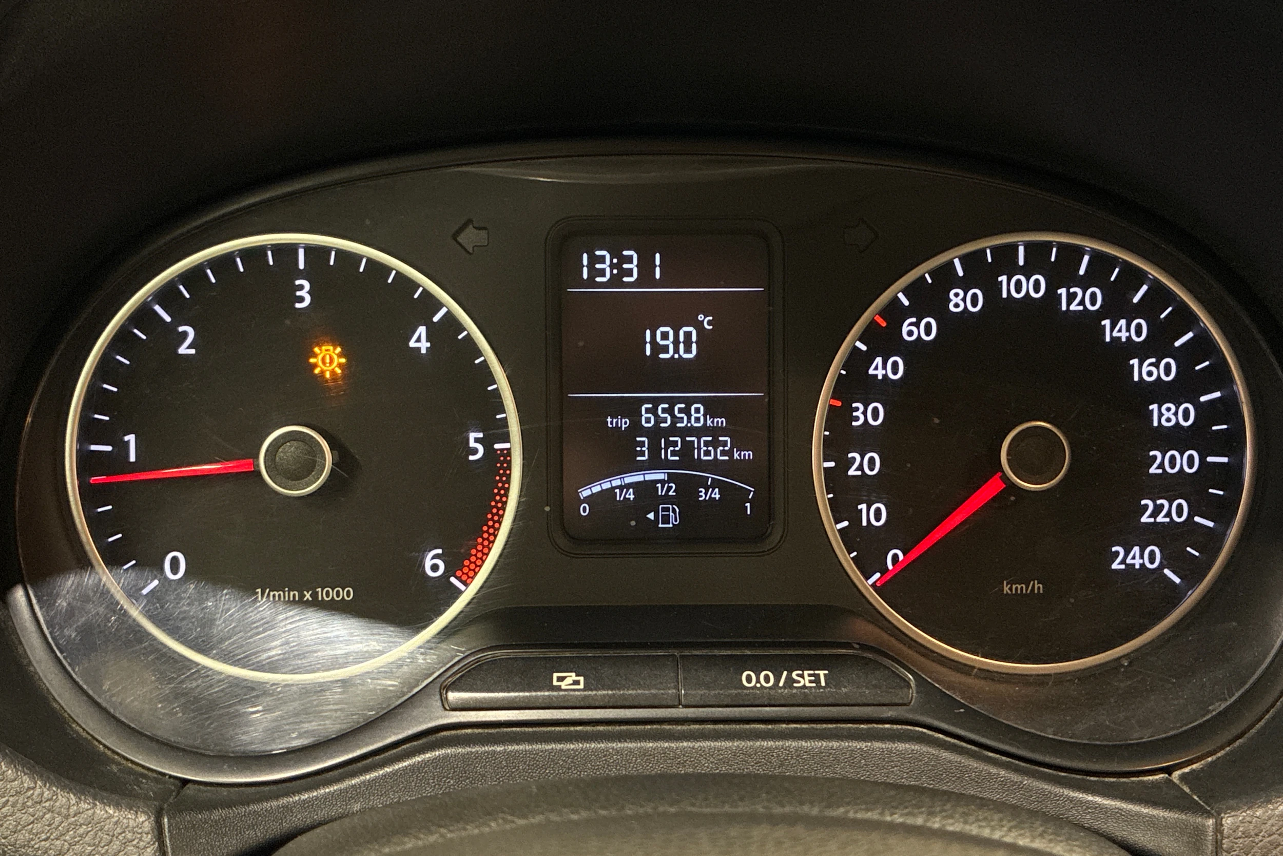 met. harmaa Volkswagen Amarok 2013 kuva 10.