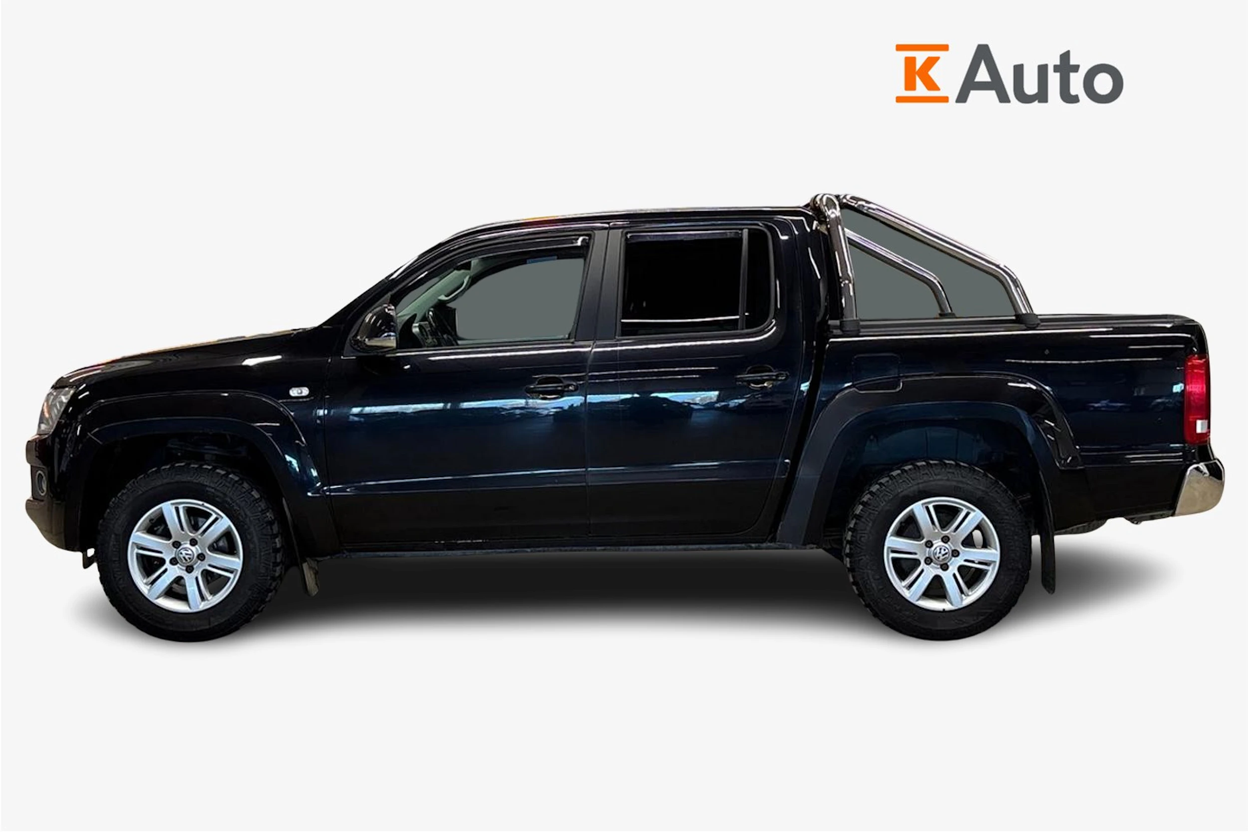musta Volkswagen Amarok 2013 kuva 7.
