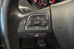 musta Volkswagen Amarok 2013 kuva 17.
