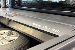 musta Volkswagen Amarok 2013 kuva 29.
