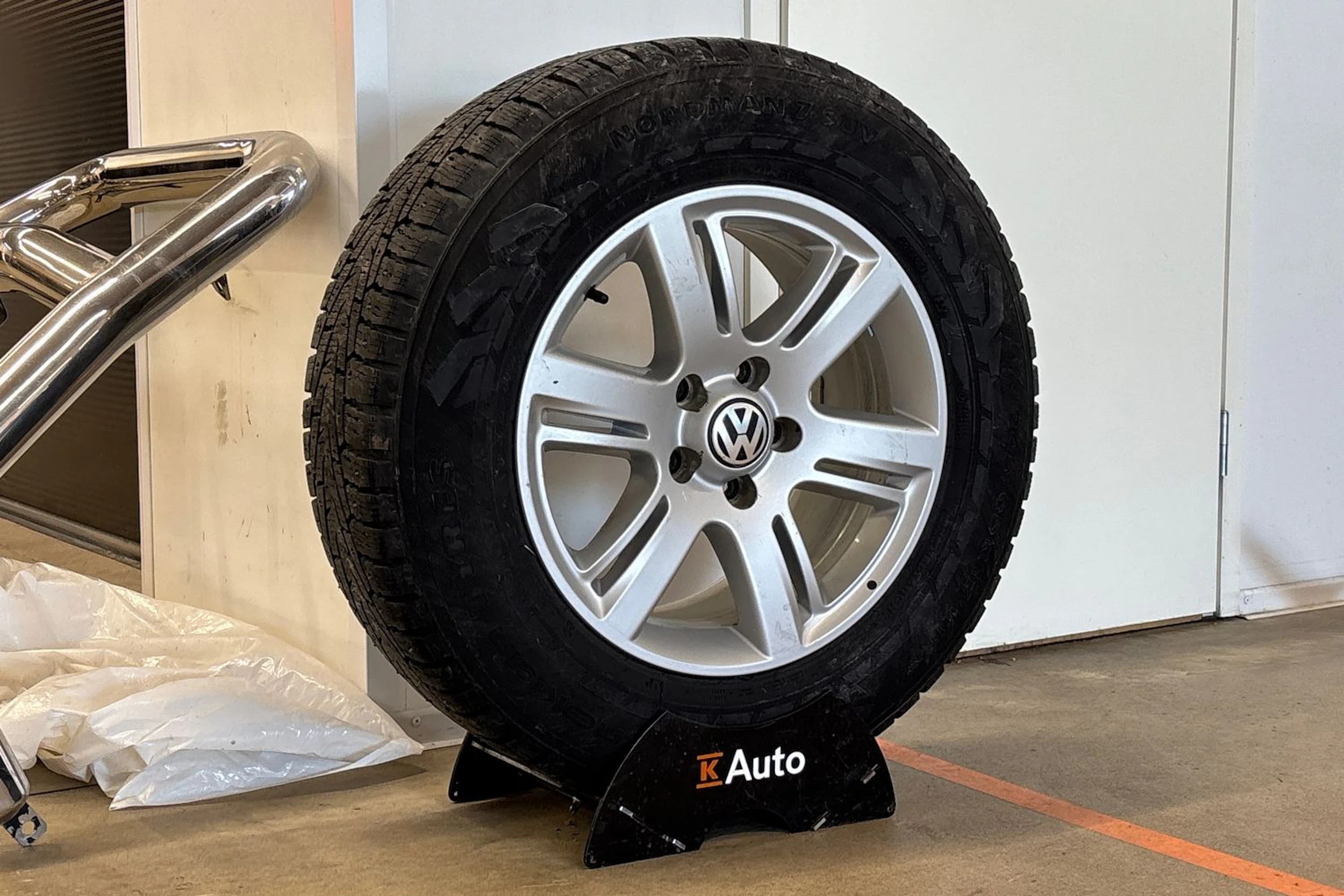 musta Volkswagen Amarok 2013 kuva 31.