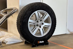 musta Volkswagen Amarok 2013 kuva 31.