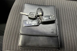 musta Volkswagen Amarok 2013 kuva 32.