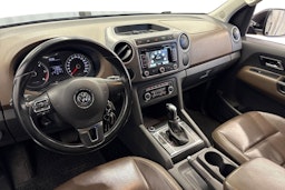 musta Volkswagen Amarok 2013 kuva 7.