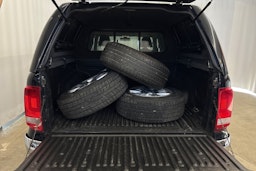 musta Volkswagen Amarok 2013 kuva 11.