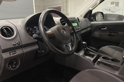 musta Volkswagen Amarok 2013 kuva 10.