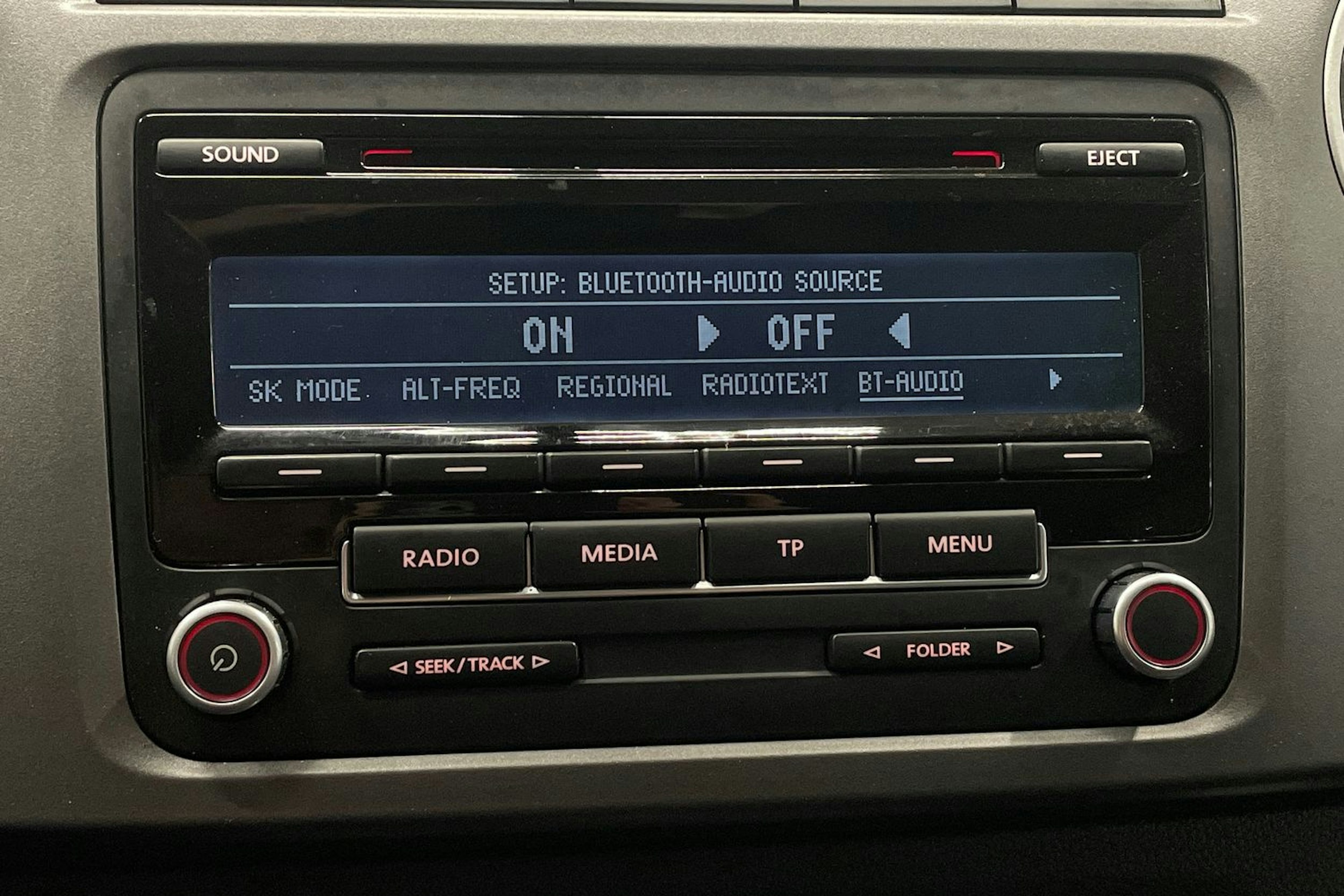 musta Volkswagen Amarok 2013 kuva 12.