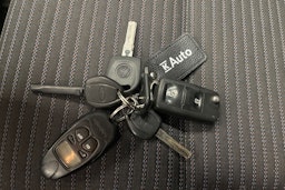 musta Volkswagen Amarok 2013 kuva 17.