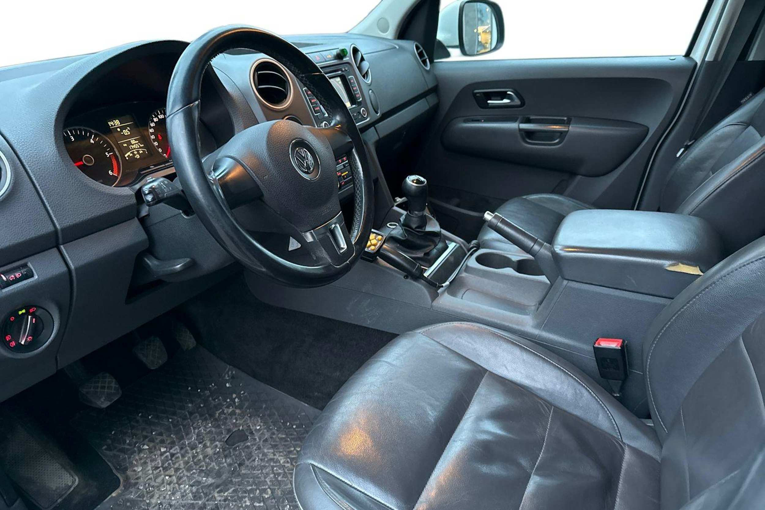 valkoinen Volkswagen Amarok 2013 kuva 3.