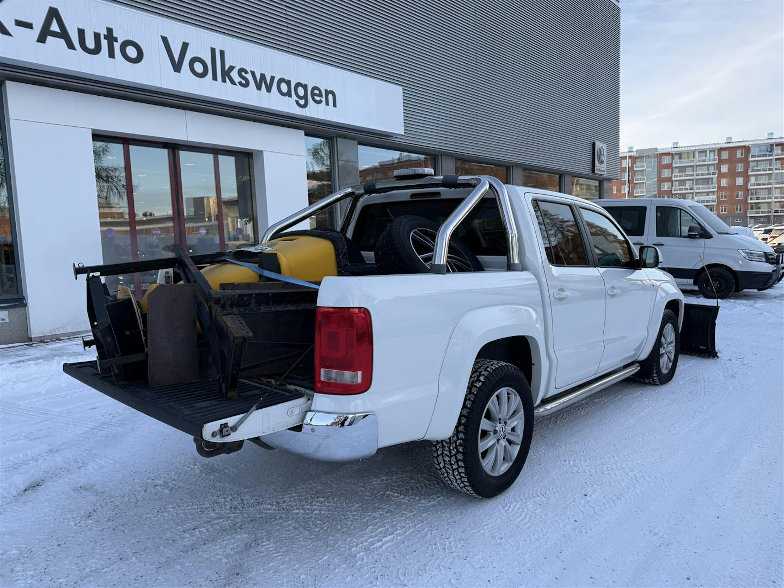 valkoinen Volkswagen Amarok 2013 kuva 4.