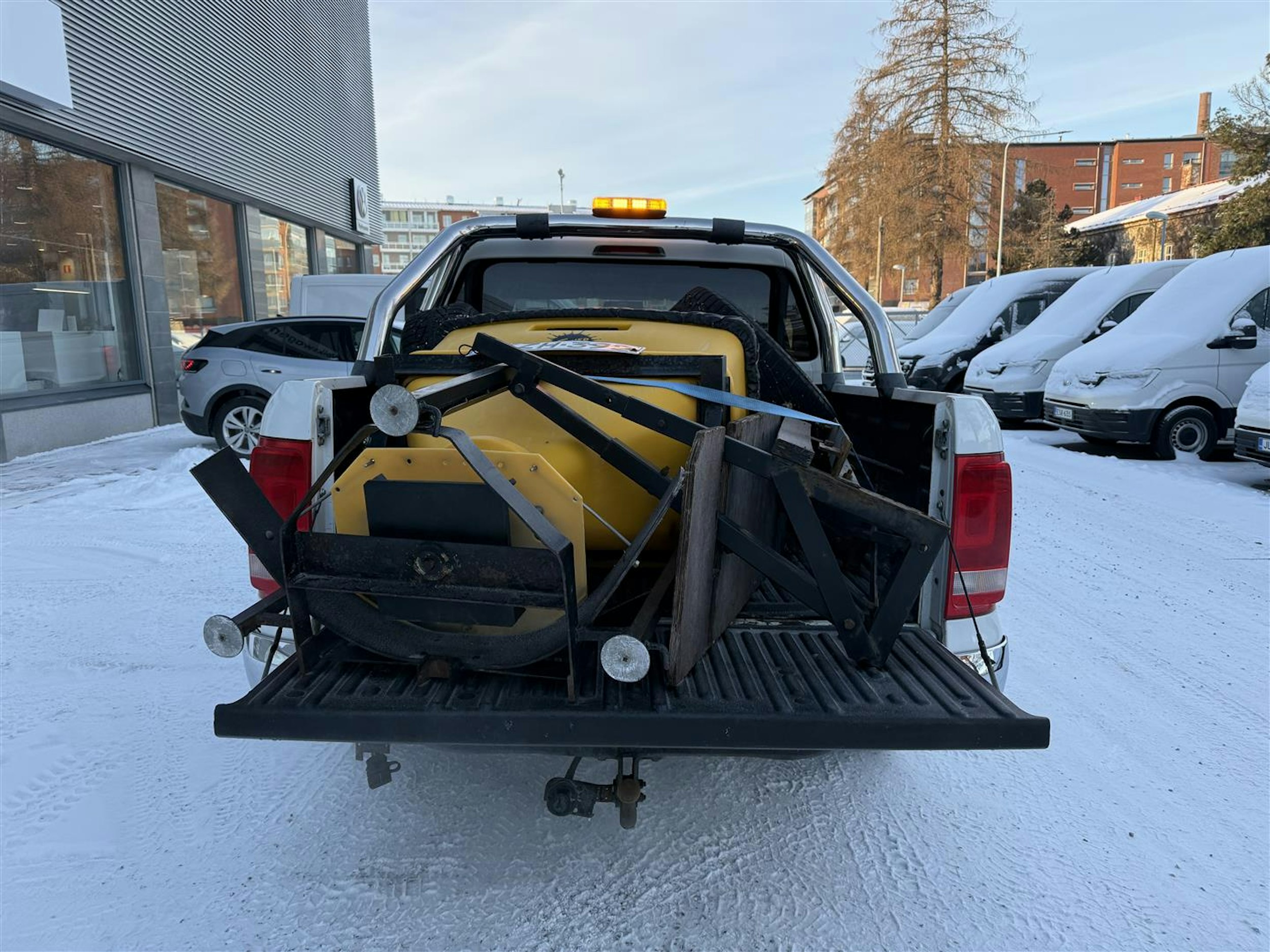 valkoinen Volkswagen Amarok 2013 kuva 5.