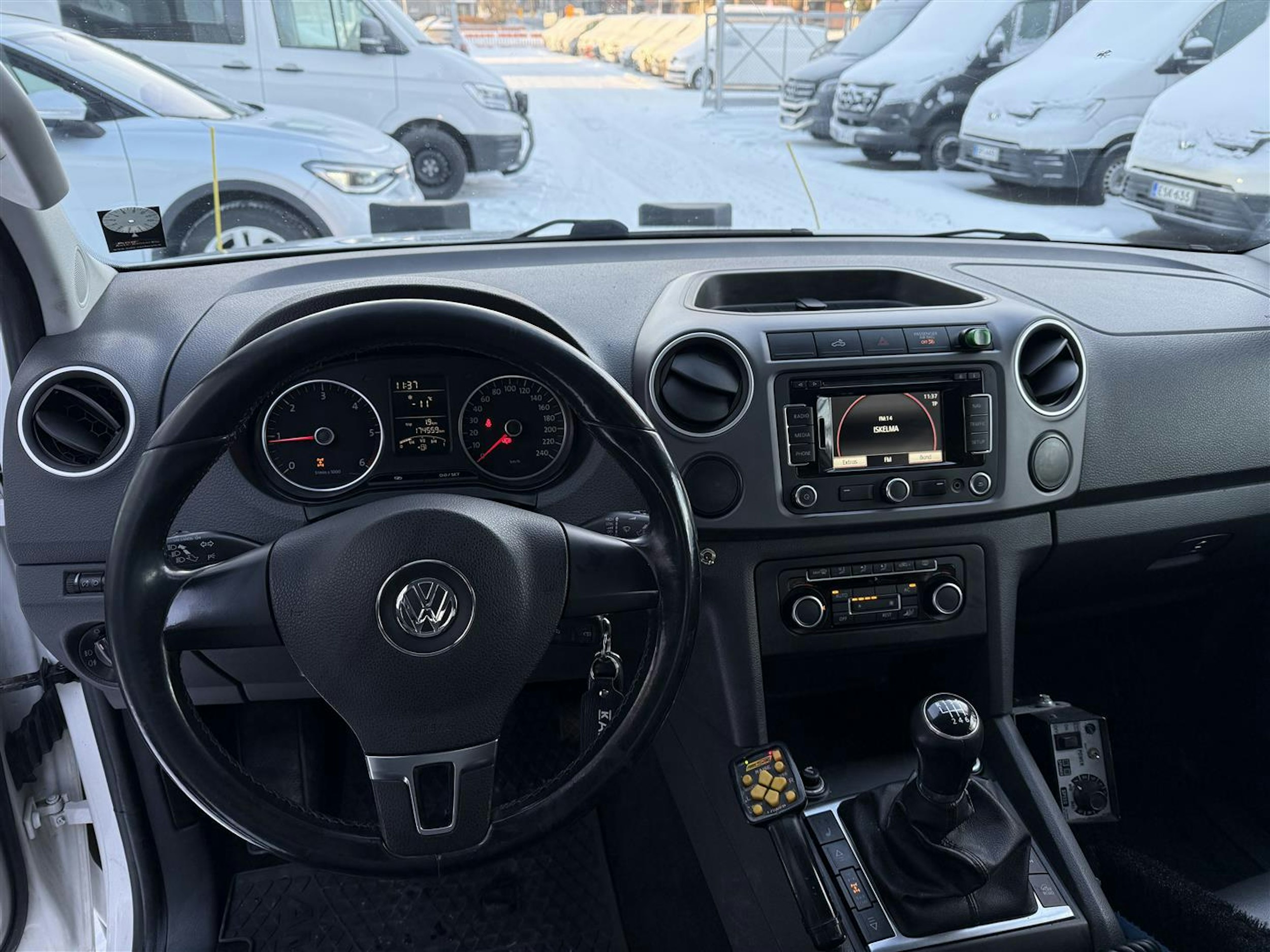 valkoinen Volkswagen Amarok 2013 kuva 7.