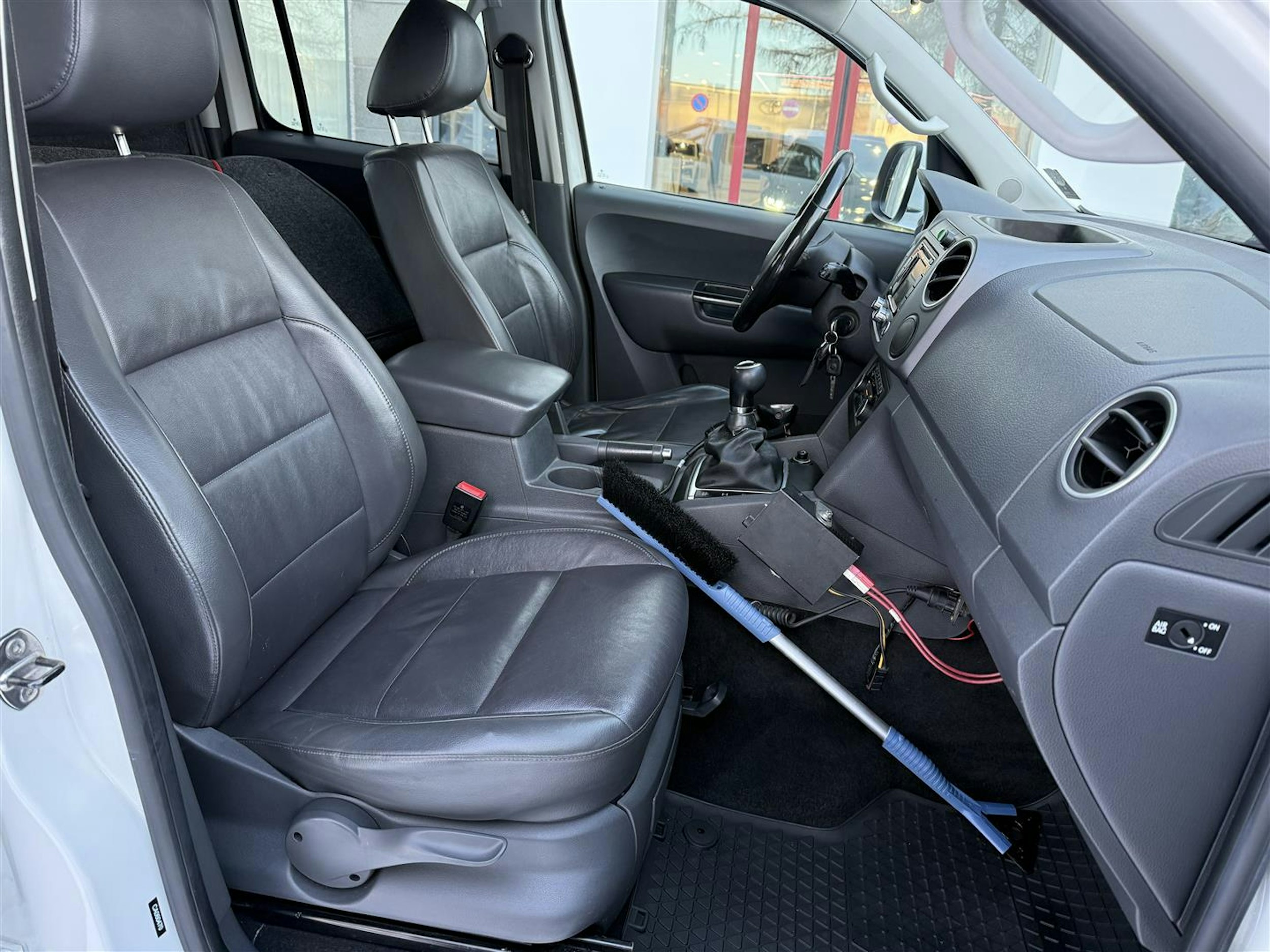 valkoinen Volkswagen Amarok 2013 kuva 9.