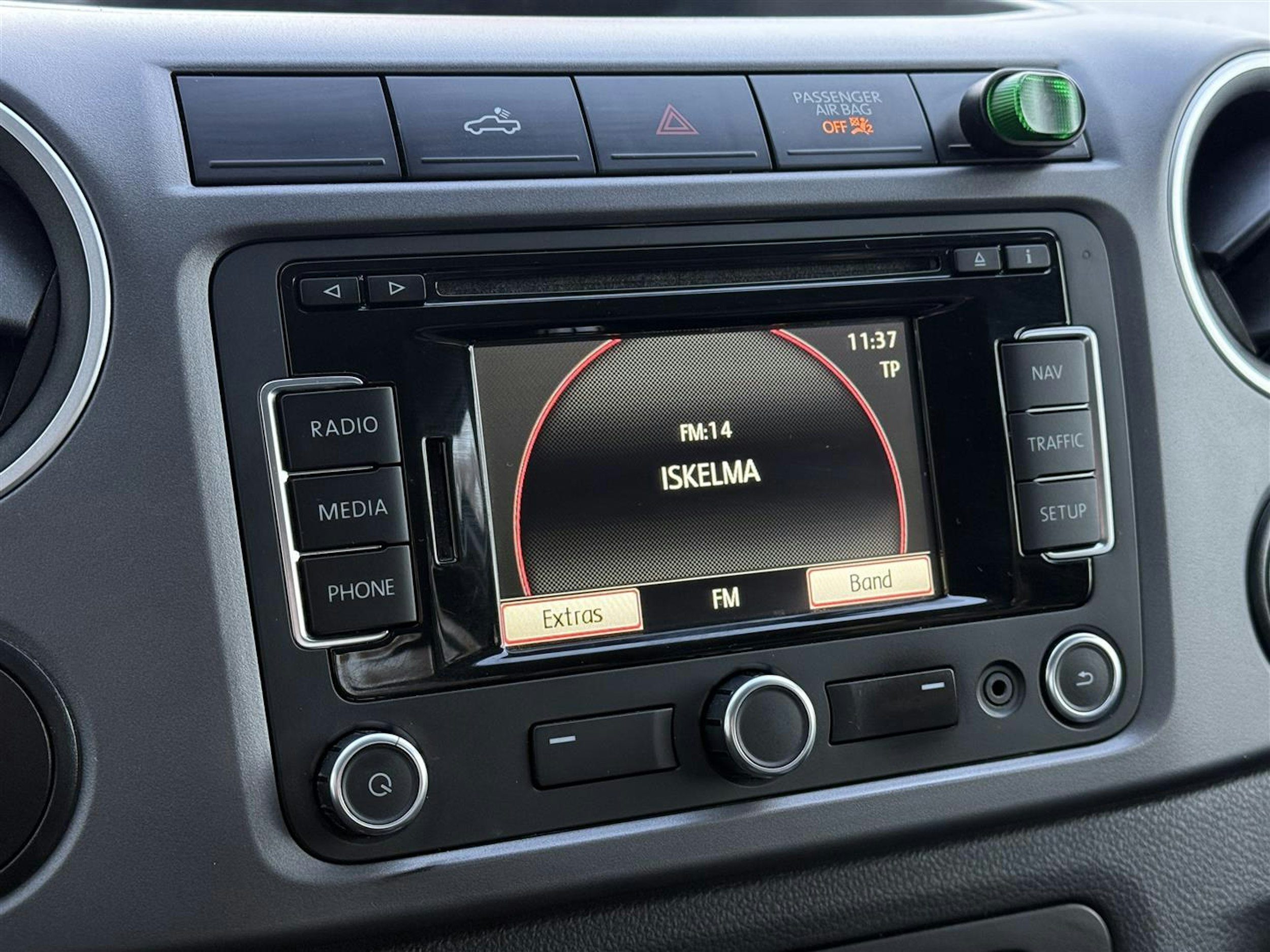 valkoinen Volkswagen Amarok 2013 kuva 13.