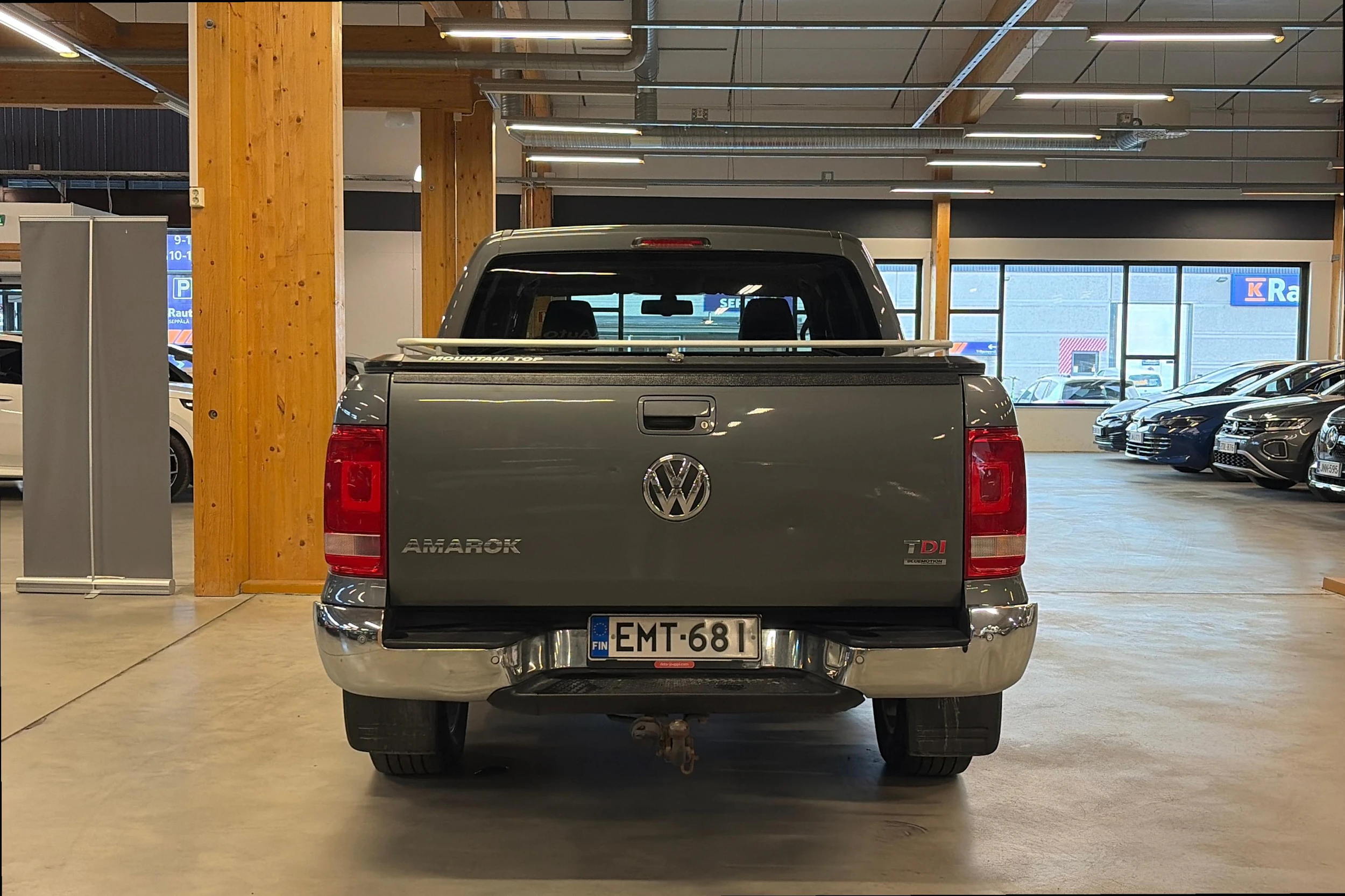 harmaa Volkswagen Amarok 2014 kuva 3.