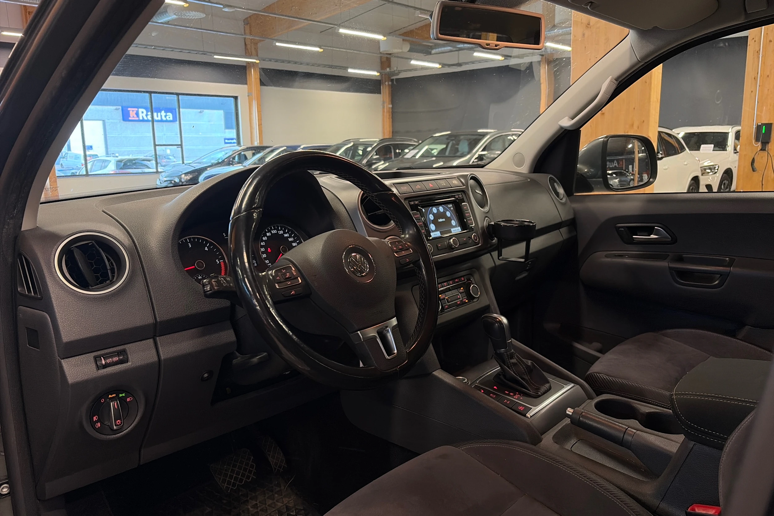harmaa Volkswagen Amarok 2014 kuva 5.