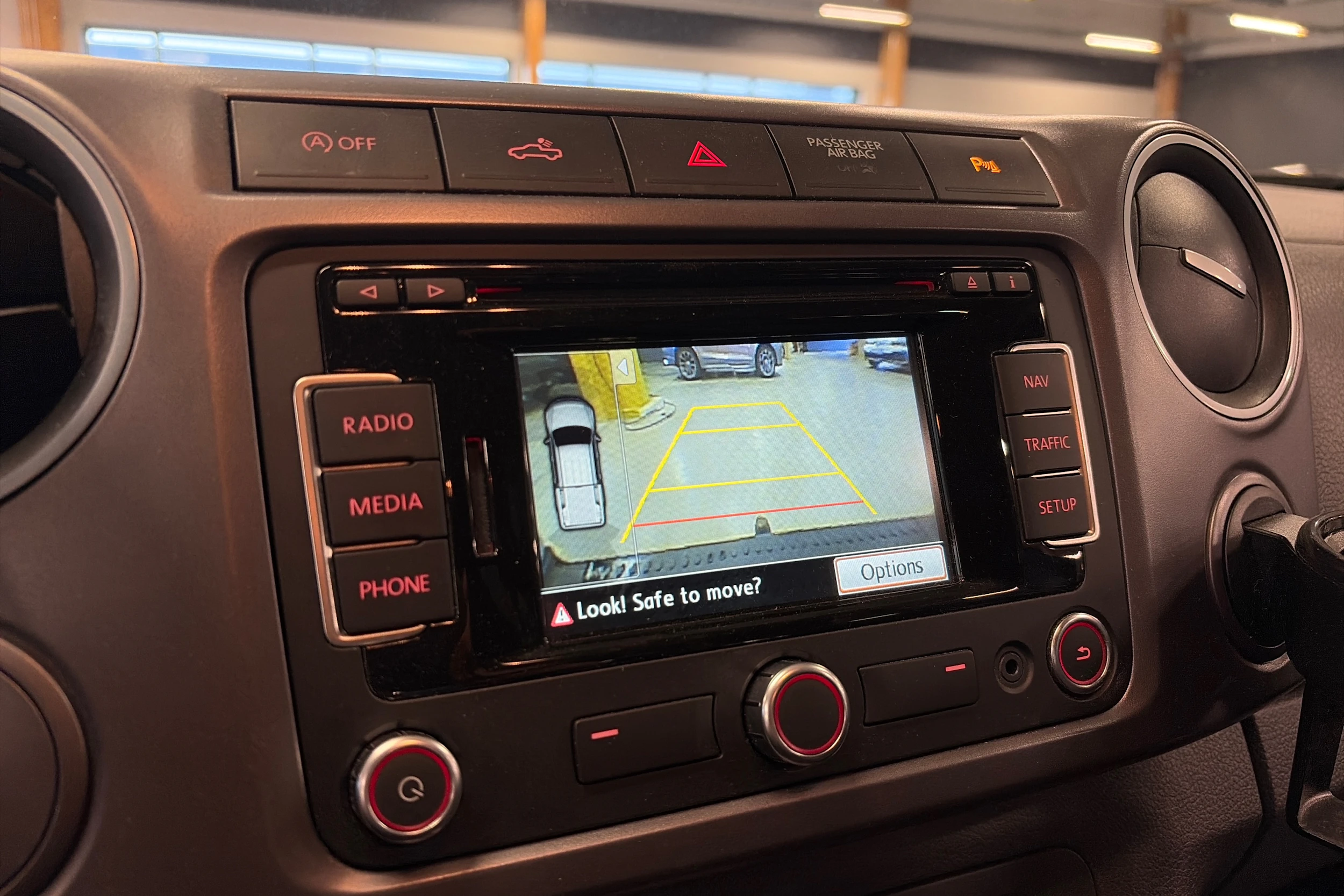 harmaa Volkswagen Amarok 2014 kuva 7.