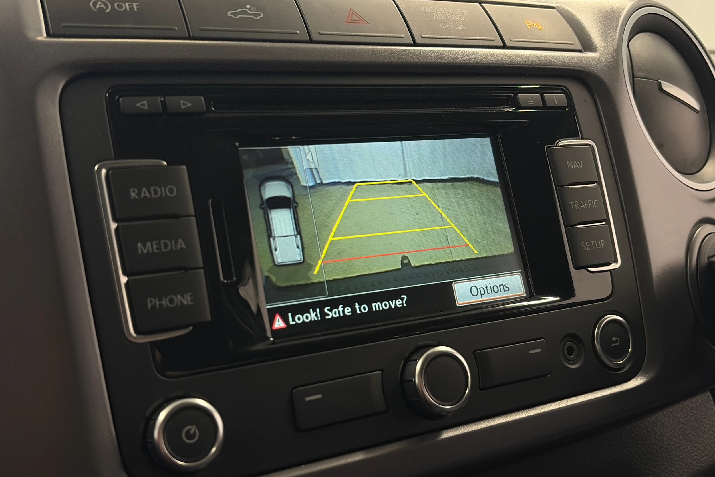 harmaa Volkswagen Amarok 2014 kuva 18.