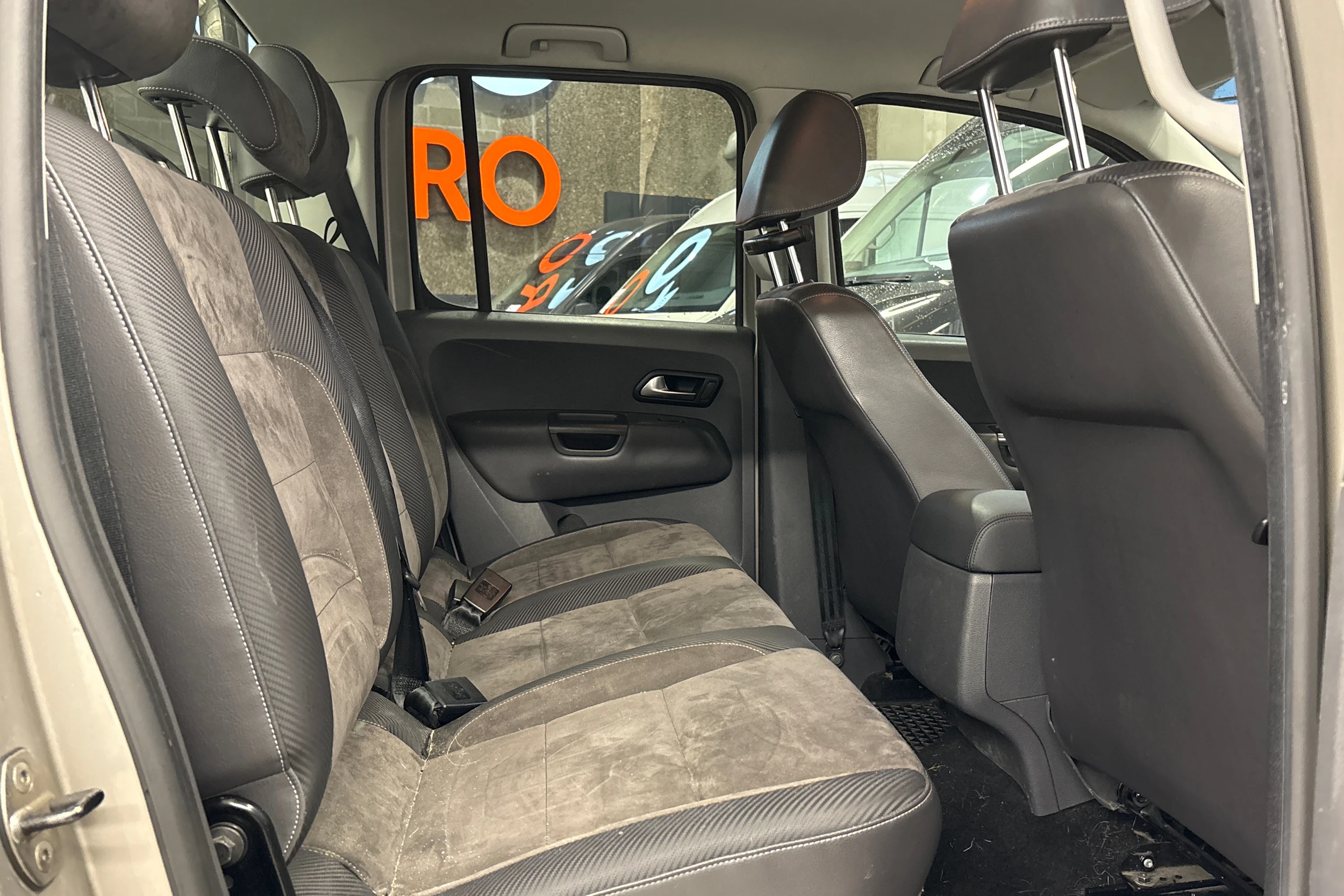 ruskea (beige) Volkswagen Amarok 2014 kuva 6.