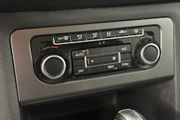 ruskea (beige) Volkswagen Amarok 2014 kuva 10.