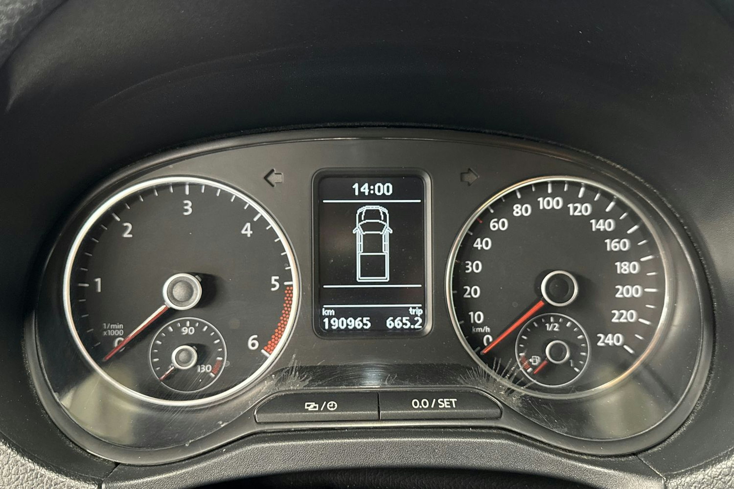 ruskea (beige) Volkswagen Amarok 2014 kuva 11.