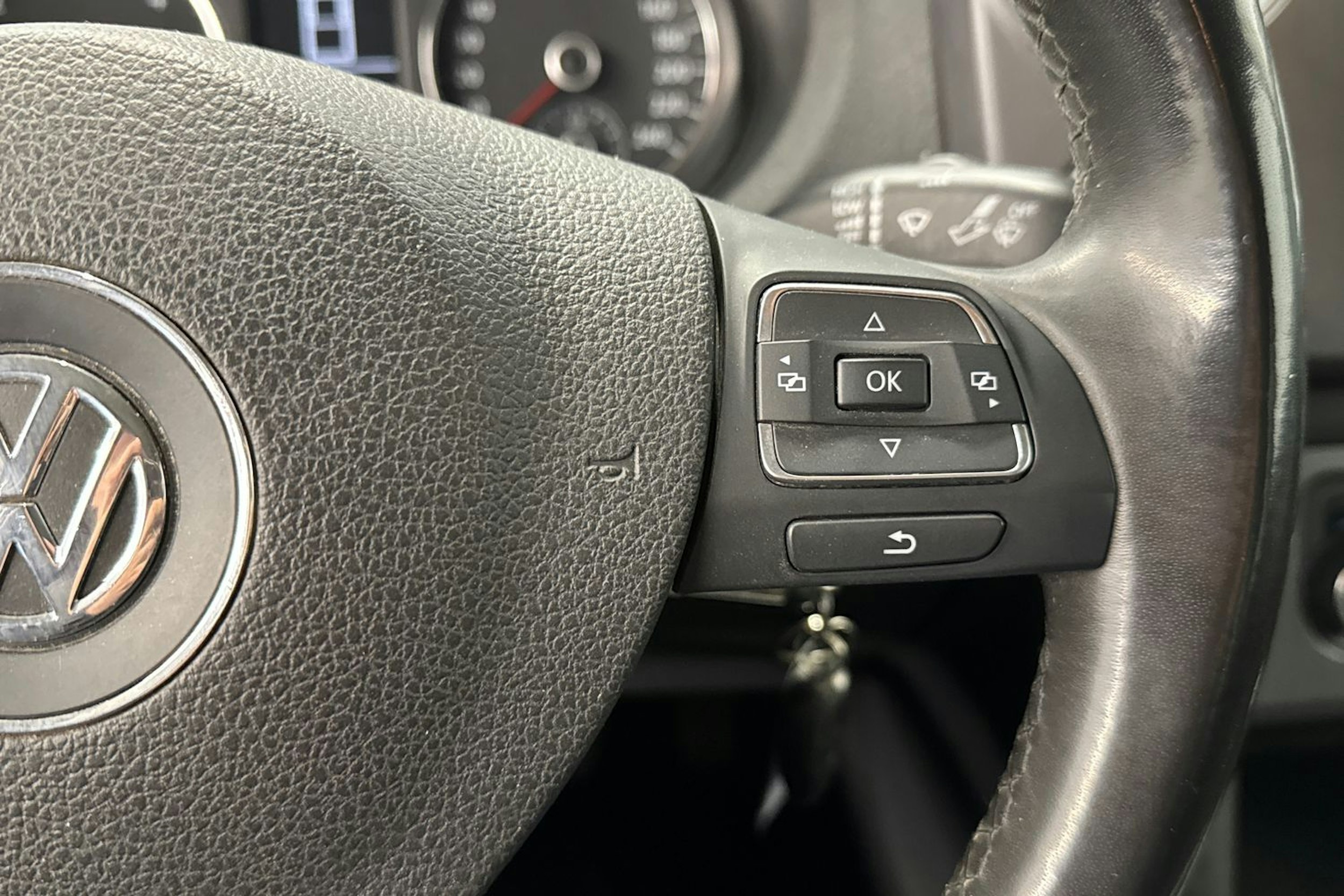 ruskea (beige) Volkswagen Amarok 2014 kuva 13.