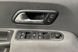 ruskea (beige) Volkswagen Amarok 2014 kuva 14.