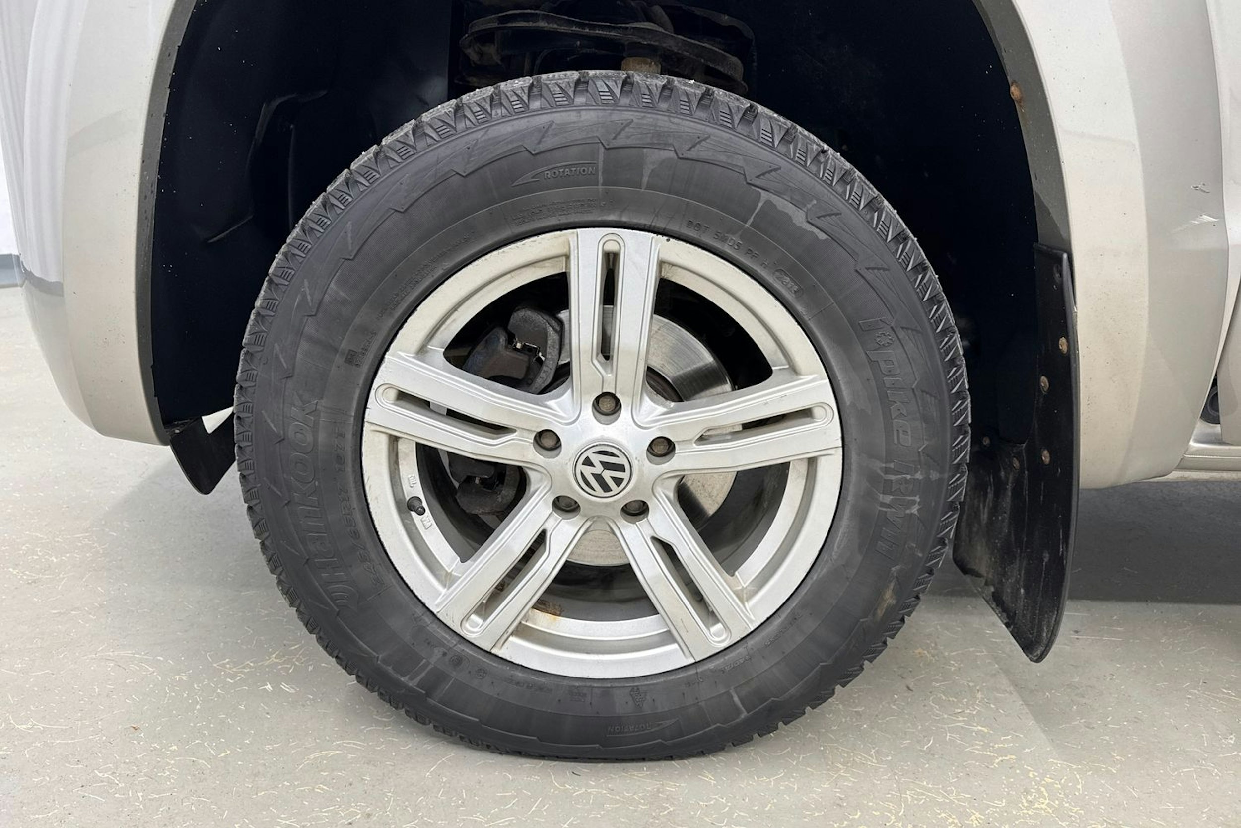 ruskea (beige) Volkswagen Amarok 2014 kuva 19.