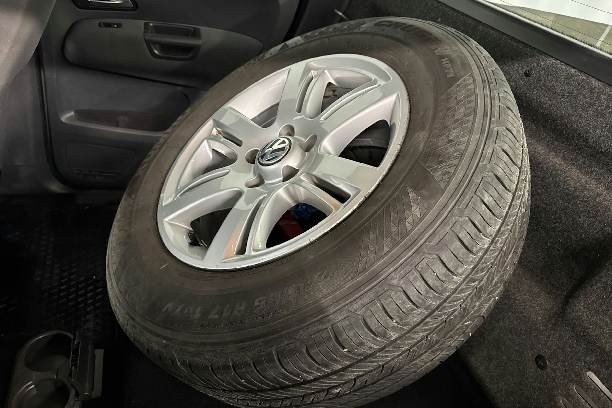 ruskea (beige) Volkswagen Amarok 2014 kuva 20.