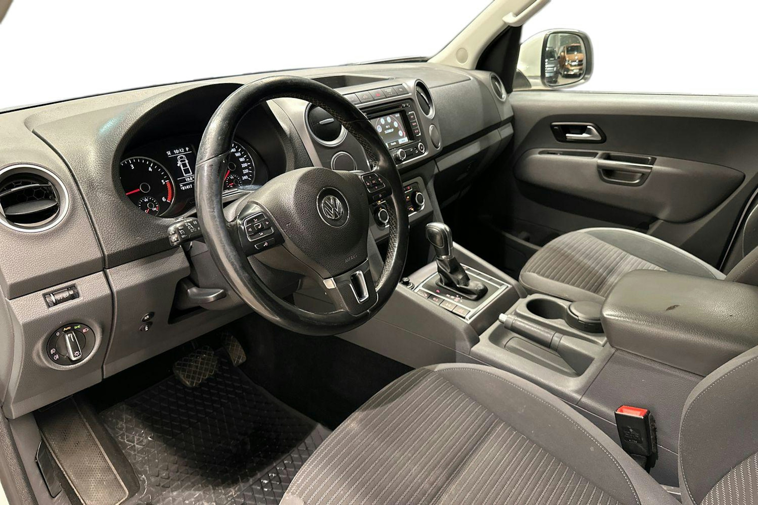 Valkoinen Volkswagen Amarok 2014 kuva 8.